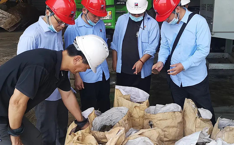 金凱地智能壓干機取代干化——瓷土行業(yè)含水率低至10個(gè)點(diǎn)