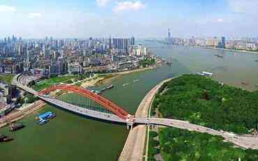 黃岡學(xué)校信息化辦公平臺選型指南：平衡功能與預算的實(shí)踐之道