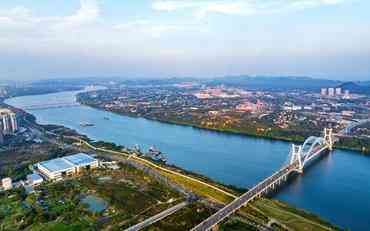 湘潭職校協(xié)同辦公平臺：高效協(xié)作與國產(chǎn)化適配的實(shí)踐之路