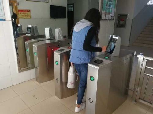 學(xué)生宿舍智能門(mén)禁使用場(chǎng)景